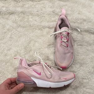 Nike Air Max 270 trainers in Pink and white Kids Girls Sneakers Size 1.5 Y